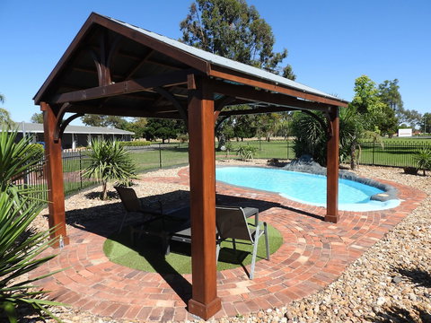 Australian Homestead - Accommodation Newcastle 2
