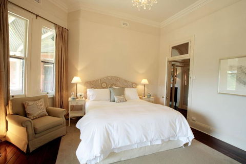 Laurelville - Accommodation Newcastle 4