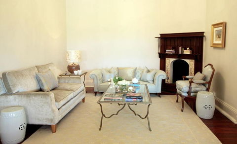 Laurelville - Accommodation Newcastle 2