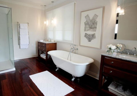 Laurelville - Accommodation Newcastle 3