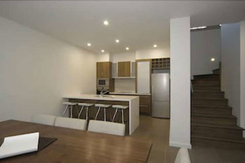 Blue Ice - Accommodation Newcastle 5