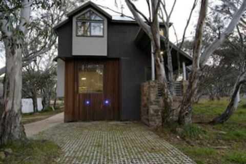 Blue Ice - Accommodation Newcastle 2