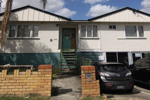 Some Rooms Backpacker - Accommodation Newcastle 1