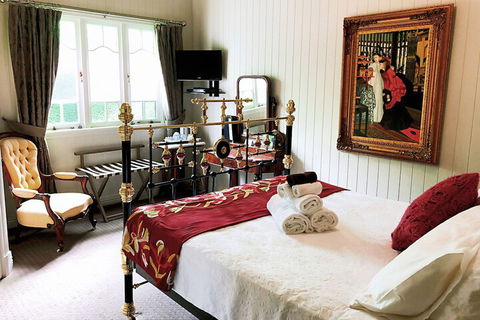 Number 12 Bed & Breakfast - Accommodation Newcastle 4