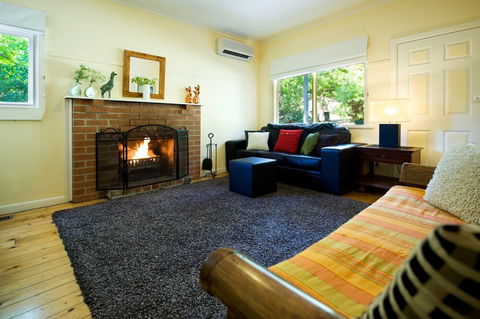 Apple Tree Cottage - Accommodation Newcastle 6