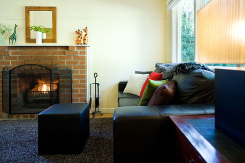 Apple Tree Cottage - Accommodation Newcastle 1
