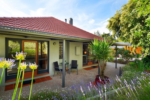 Arabella Heights - Accommodation Newcastle 0