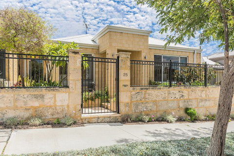 Ocean Keys Cottage - Accommodation Newcastle 1