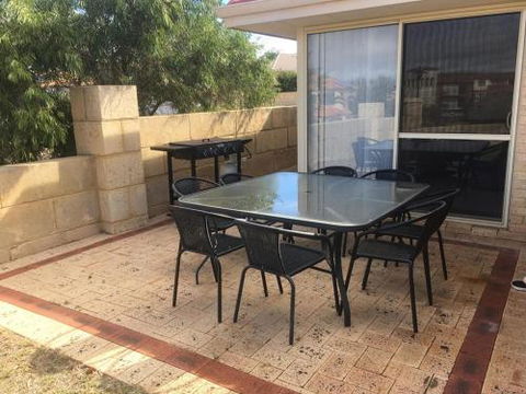 Port Bouvard Beach Holiday Home Mandurah - Accommodation Newcastle 2