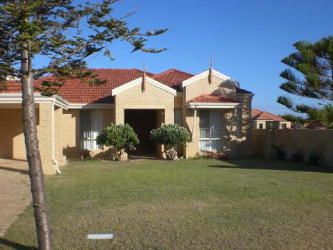 Port Bouvard Beach Holiday Home Mandurah - Accommodation Newcastle 0