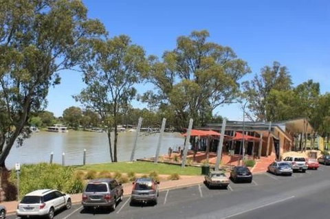 Berri Hotel - Accommodation Newcastle 1