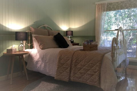 Telegraph Retreat Cottages - Accommodation Newcastle 7