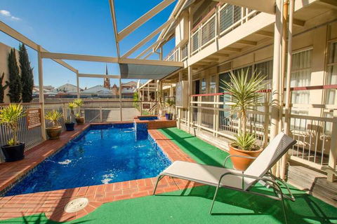 MAS Country Riverboat Lodge Motor Inn - Accommodation Newcastle 4