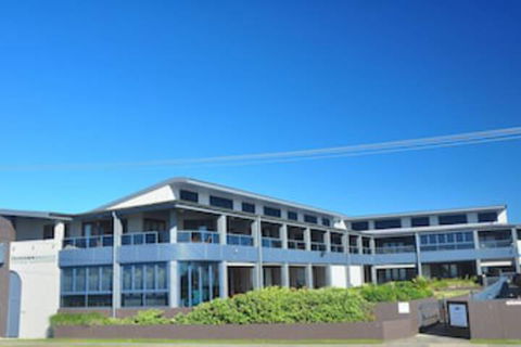 Lennox Holiday Apartments - Accommodation Newcastle 0
