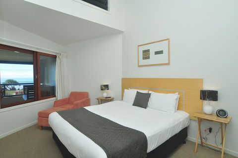 Lennox Holiday Apartments - Accommodation Newcastle 2