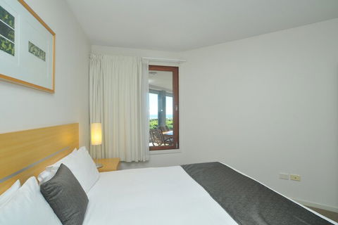 Lennox Holiday Apartments - Accommodation Newcastle 3