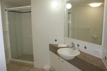 King's Row Holiday Apartments - Accommodation Newcastle 4
