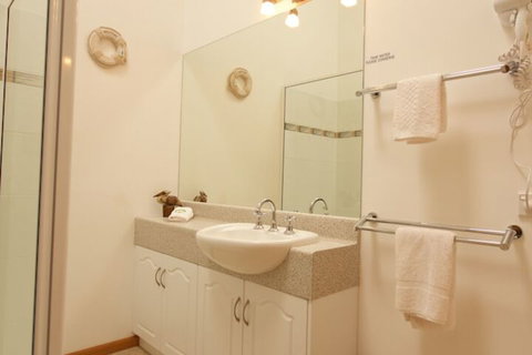 Abs By The Bay - Accommodation Newcastle 3