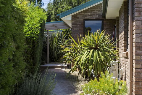 Abs By The Bay - Accommodation Newcastle 4