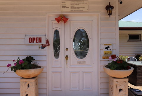 Hilltop On Tamborine - Accommodation Newcastle 0