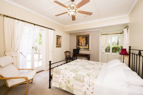 Hilltop On Tamborine - Accommodation Newcastle 3