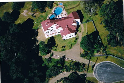 Kingfishers Manor - Accommodation Newcastle 3