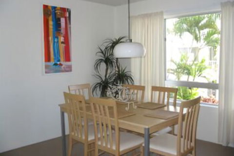 Estoril On Moffat - Accommodation Newcastle 3
