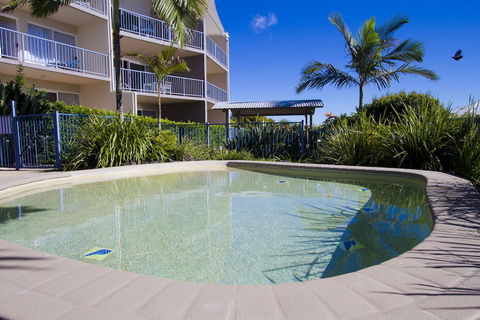 Endless Summer Resort - Accommodation Newcastle 2