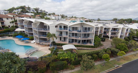 Endless Summer Resort - Accommodation Newcastle 0