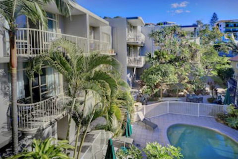 Surf Dance - Accommodation Newcastle 0