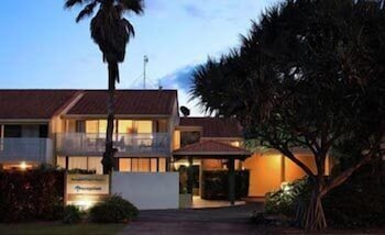 Peregian Court Resort - Accommodation Newcastle 0