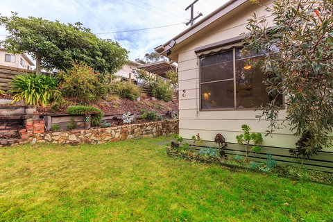 Jetty Road Retreat - Accommodation Newcastle 2