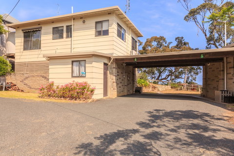 Jetty Road Retreat - Accommodation Newcastle 3