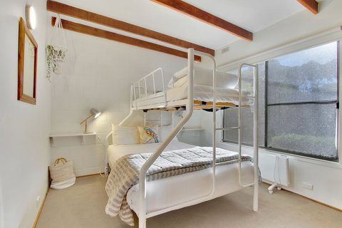 Jetty Road Retreat - Accommodation Newcastle 6