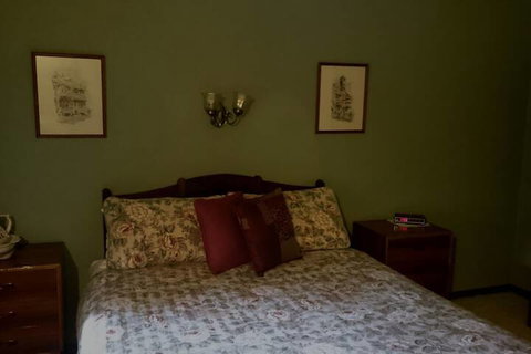 Holberry House - Accommodation Newcastle 7