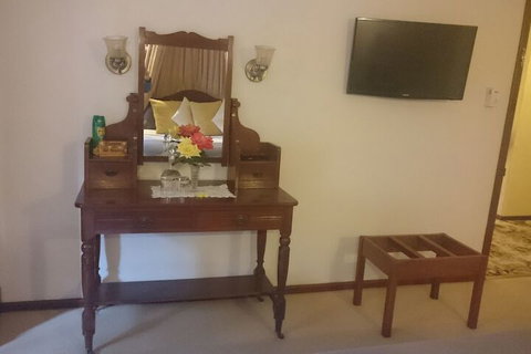 Holberry House - Accommodation Newcastle 6