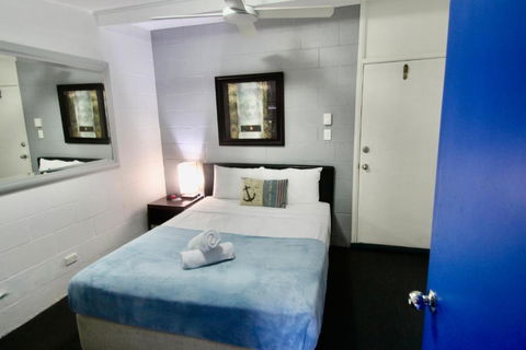 Hideaway Noosa Men Only Beach Resort - Accommodation Newcastle 1