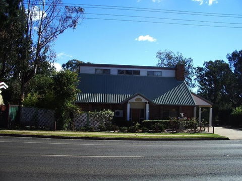 Park House Motor Inn - Accommodation Newcastle 2