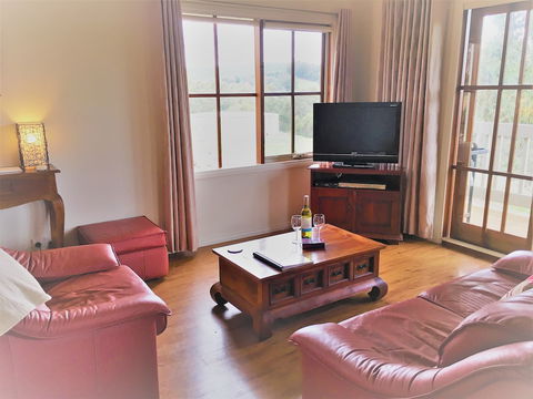 Balingup Highview Chalets - Accommodation Newcastle 6