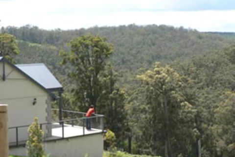 Scarlet Woods Chalets - Accommodation Newcastle 1