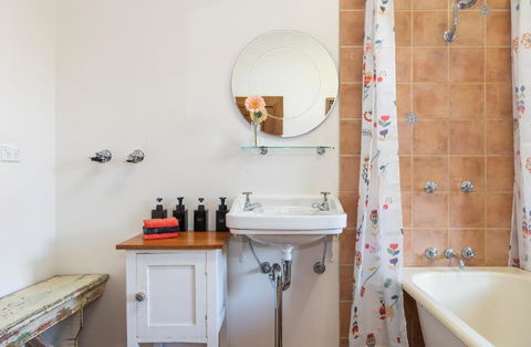 Sidneys Retreat - Accommodation Newcastle 2