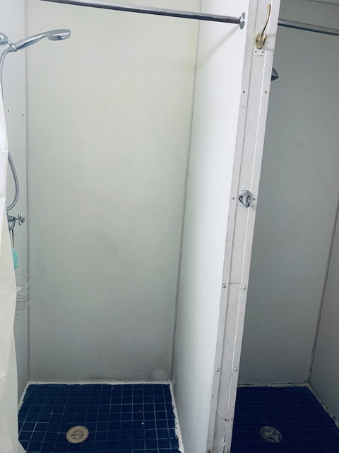 Yellow Submarine Backpackers - Accommodation Newcastle 2