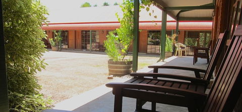 Harrietville Snowline Hotel - Accommodation Newcastle 3