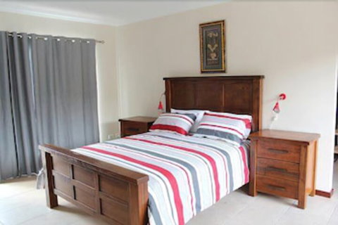 Avocados Accommodation - Accommodation Newcastle 4