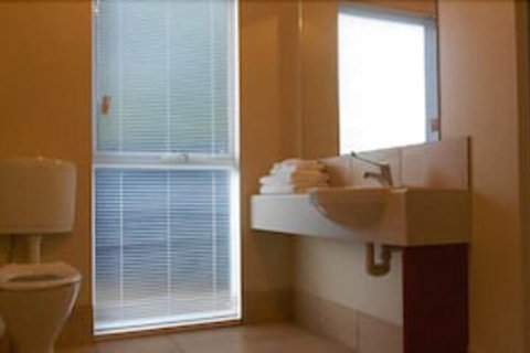 Avocados Accommodation - Accommodation Newcastle 3