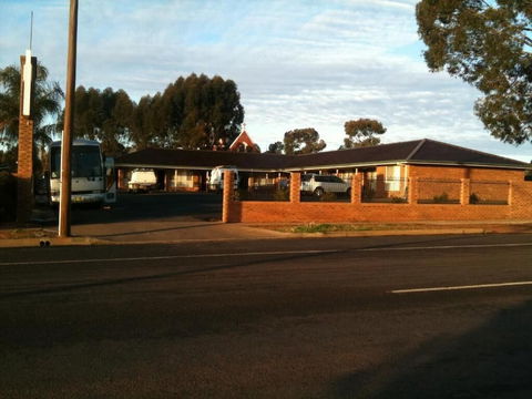 Cobar Town And Country Motor Inn - Accommodation Newcastle 0