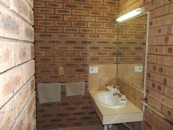 Cobar Town And Country Motor Inn - Accommodation Newcastle 2