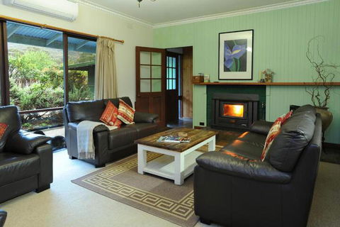 Lavender Farm - Accommodation Newcastle 7