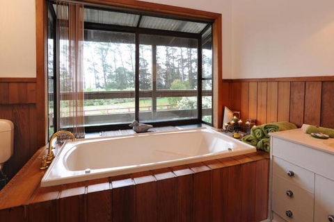 Lavender Farm - Accommodation Newcastle 3