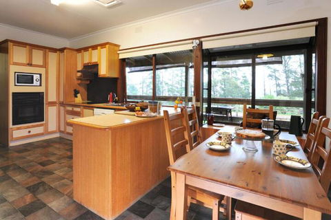 Lavender Farm - Accommodation Newcastle 6